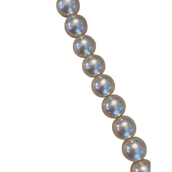 Two Vintage Faux Pearl Necklaces With Magnetic Clasp - Picture 2 of 7